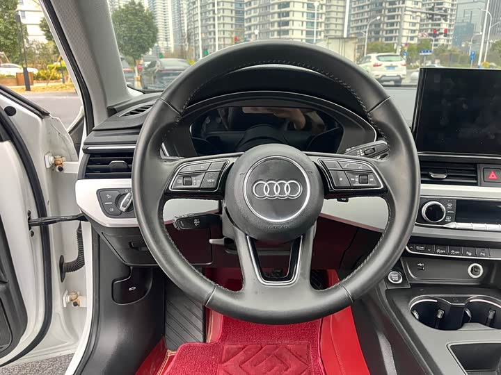 Фото 7 - Audi A4L