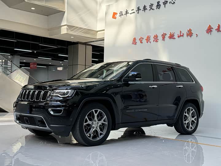 Фото 1 - Jeep Grand Cherokee