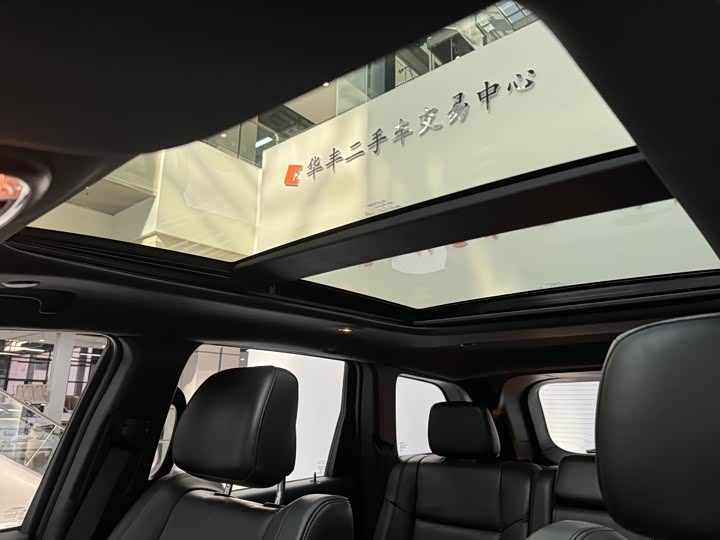 Фото 4 - Jeep Grand Cherokee