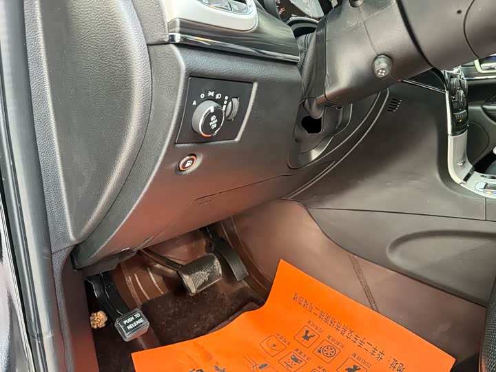 Фото 9 - Jeep Grand Cherokee