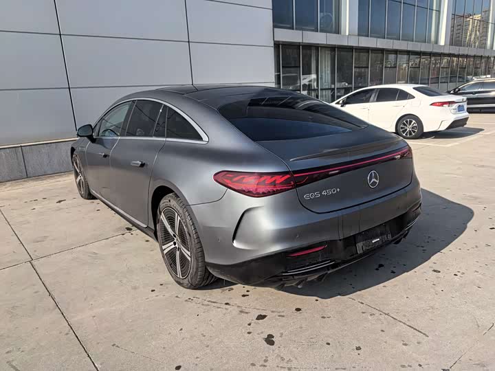 Фото 6 - Mercedes-Benz EQS