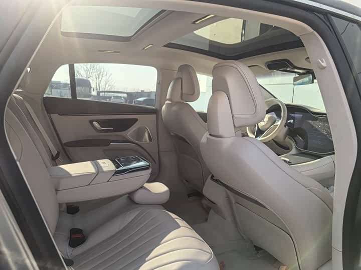 Фото 7 - Mercedes-Benz EQS