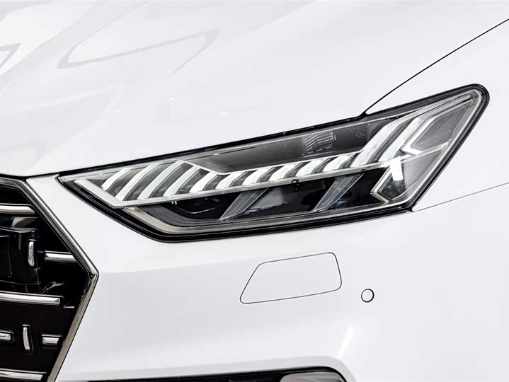 Фото 4 - Audi A7L