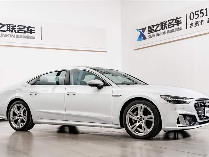 Фото 6 - Audi A7L