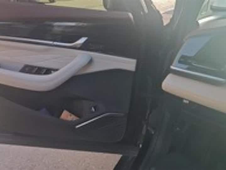 Фото 7 - Geely Monjaro