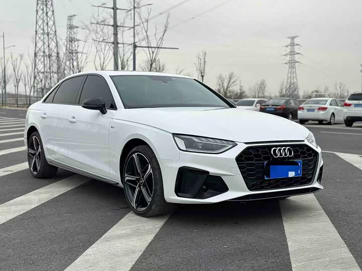 Фото 2 - Audi A4L