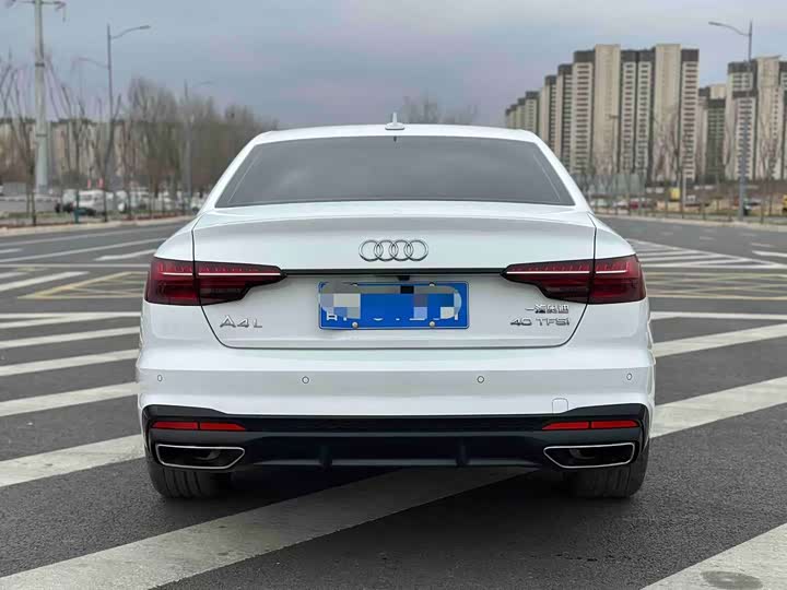 Фото 8 - Audi A4L