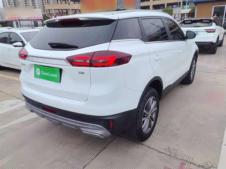 Фото 7 - Geely Atlas