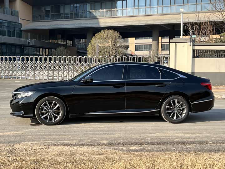 Фото 8 - Honda Inspire