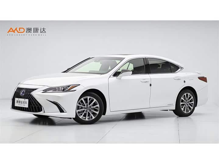 Фото 1 - Lexus ES