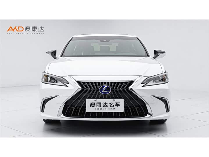 Фото 2 - Lexus ES