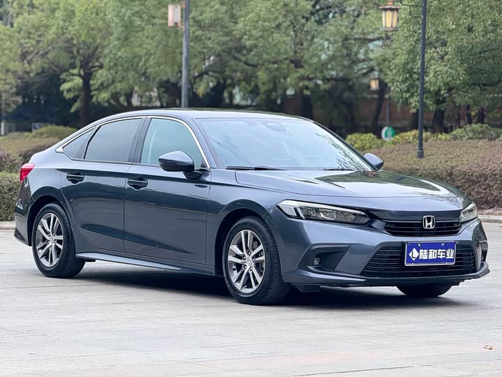 Фото 2 - Honda Civic