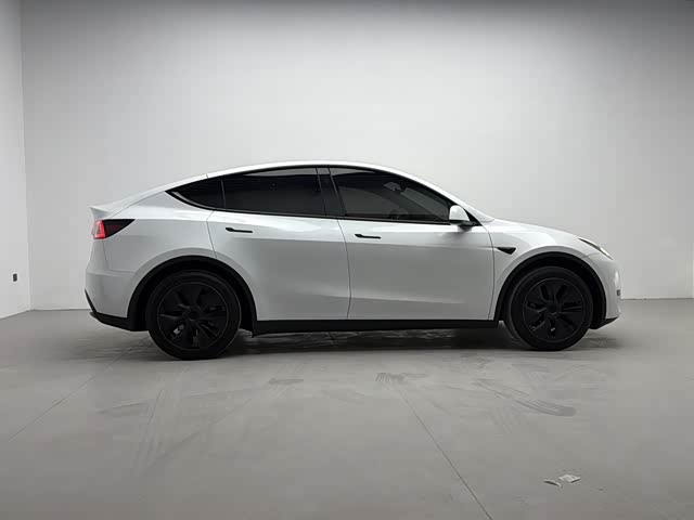 Фото 9 - Tesla Model Y