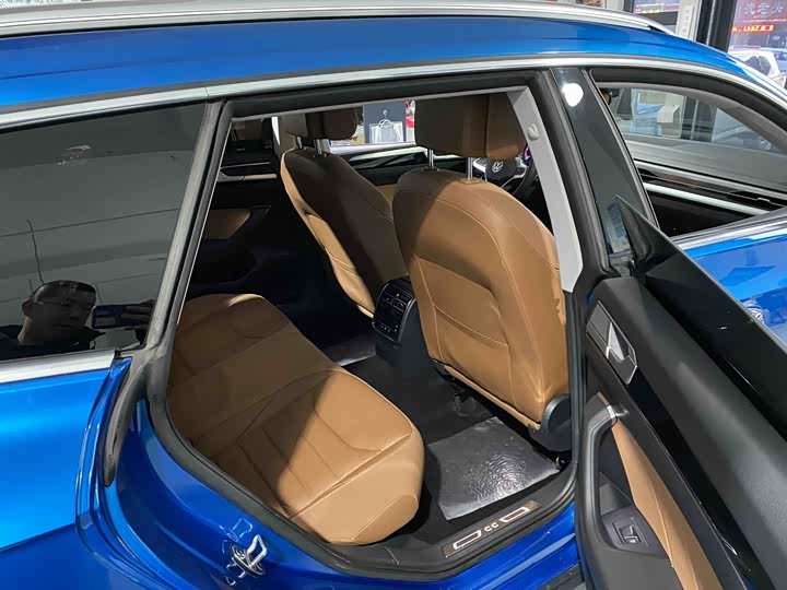 Фото 8 - Volkswagen CC