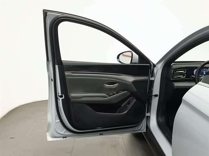 Фото 8 - BYD Qin L