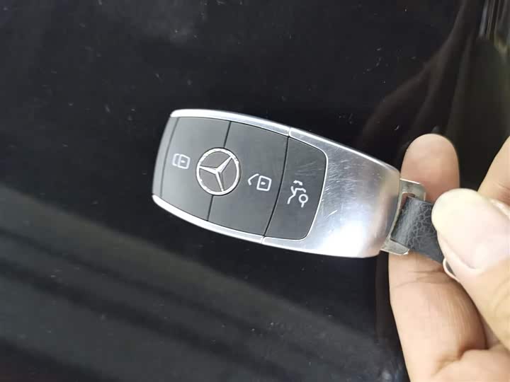 Фото 9 - Mercedes-Benz GLC-Class