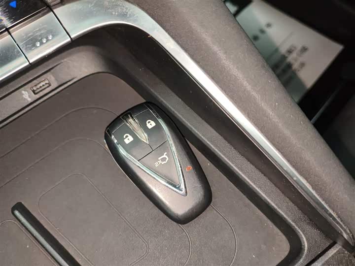 Фото 9 - Changan UNI-T