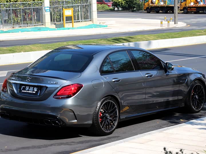 Фото 2 - Mercedes-Benz C-Class AMG