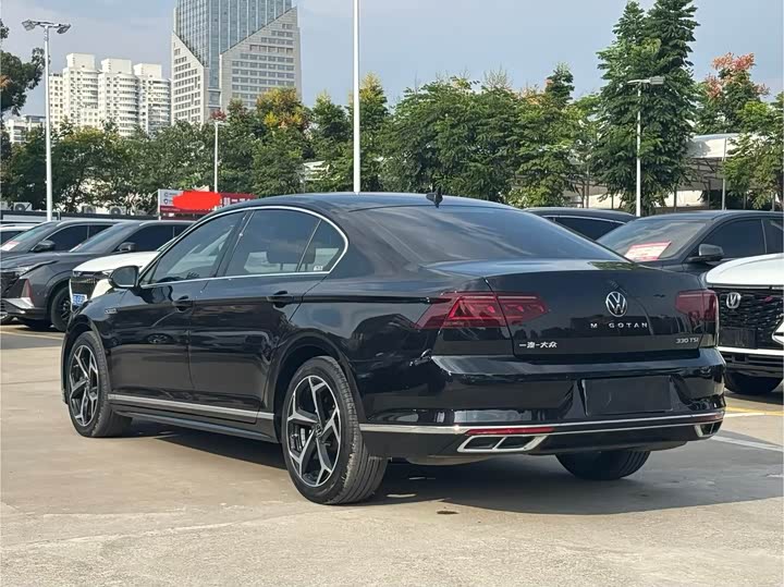 Фото 4 - Volkswagen Magotan