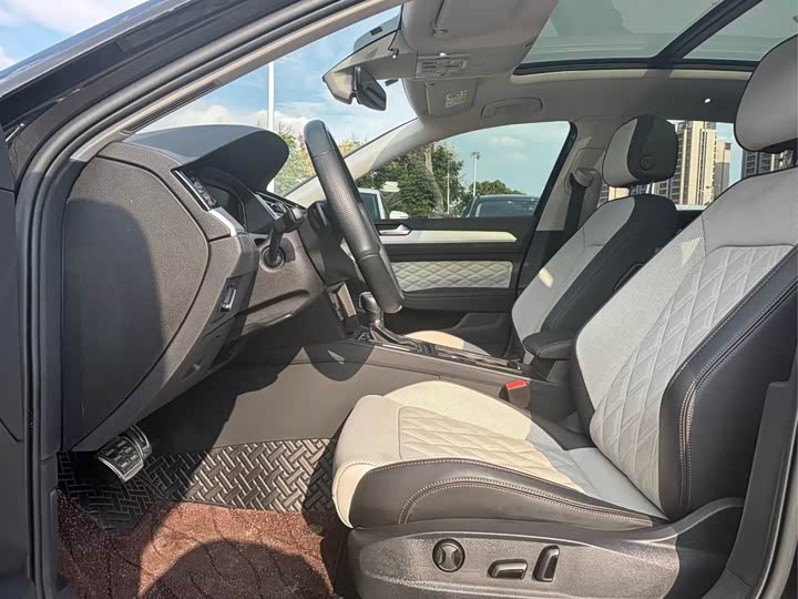 Фото 7 - Volkswagen Magotan