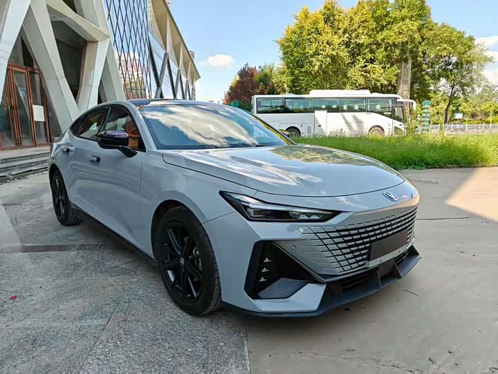 Фото 3 - Changan UNI-V