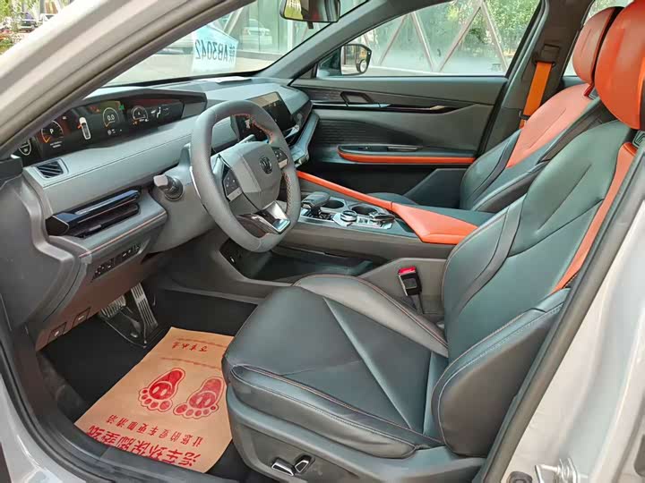 Фото 5 - Changan UNI-V