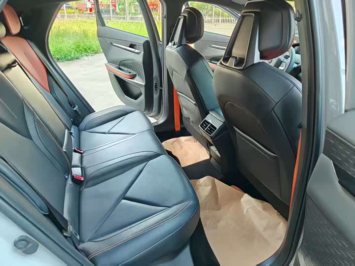 Фото 6 - Changan UNI-V