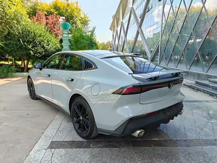 Фото 9 - Changan UNI-V