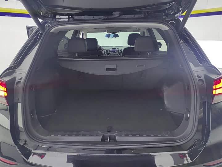 Фото 4 - Chevrolet Equinox