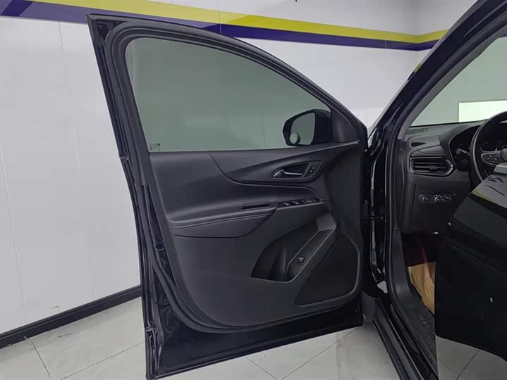 Фото 7 - Chevrolet Equinox