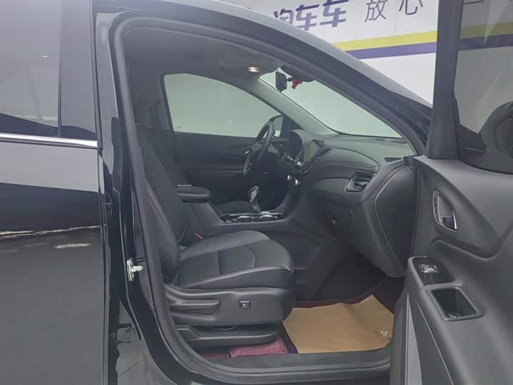 Фото 8 - Chevrolet Equinox