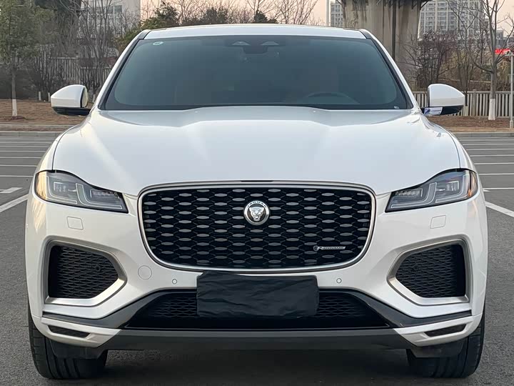 Фото 2 - Jaguar F-Pace