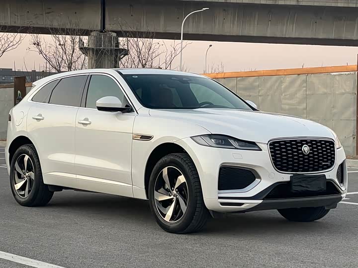 Фото 3 - Jaguar F-Pace