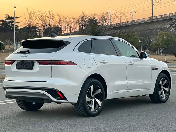 Фото 7 - Jaguar F-Pace