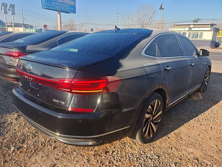 Фото 7 - Volkswagen Passat