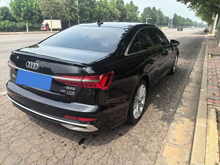 Фото 3 - Audi A6L