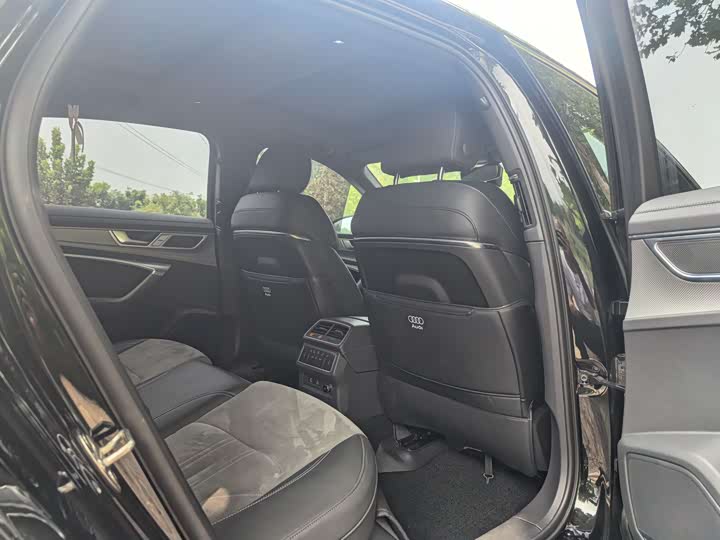 Фото 5 - Audi A6L