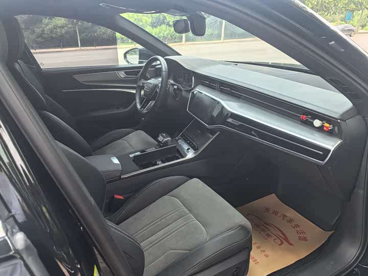 Фото 6 - Audi A6L