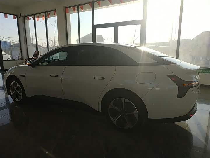 Фото 5 - XPeng Mona M03