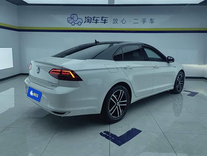 Фото 3 - Volkswagen Lamando L