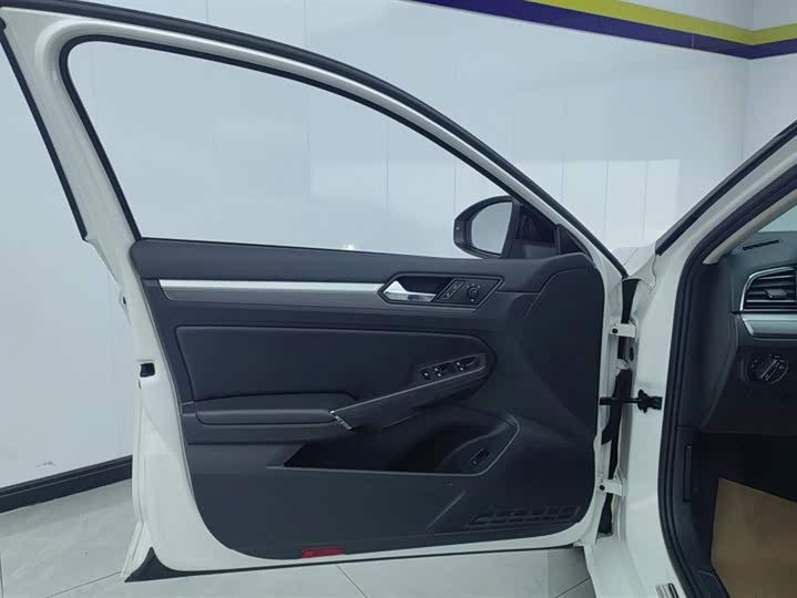 Фото 7 - Volkswagen Lamando L