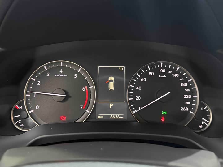 Фото 6 - Lexus RX