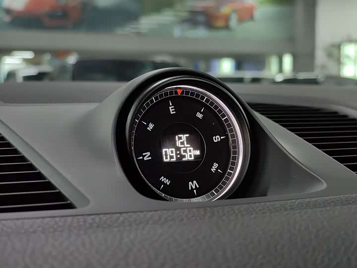 Фото 8 - Porsche Cayenne Hybrid