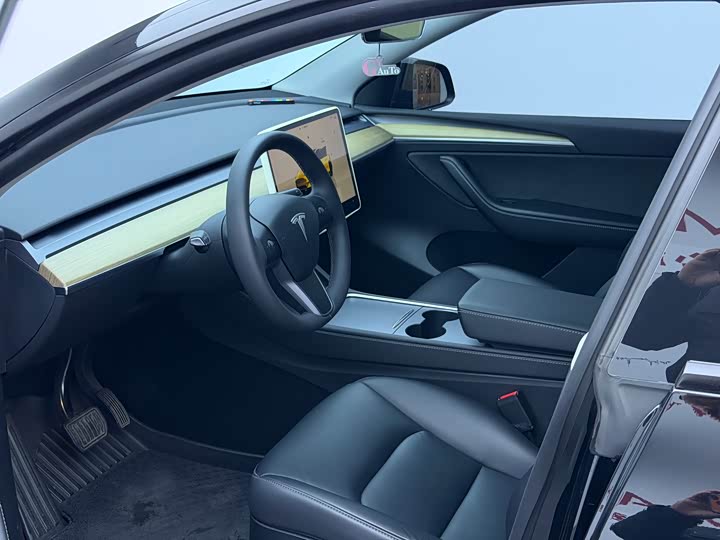 Фото 4 - Tesla Model Y