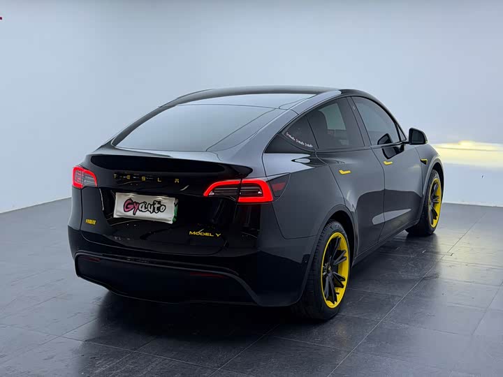 Фото 7 - Tesla Model Y