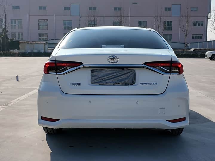 Фото 5 - Toyota Corolla