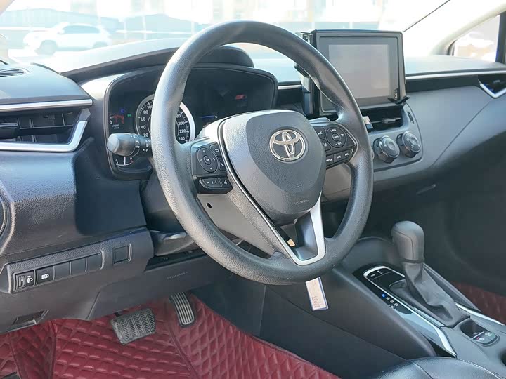 Фото 7 - Toyota Corolla