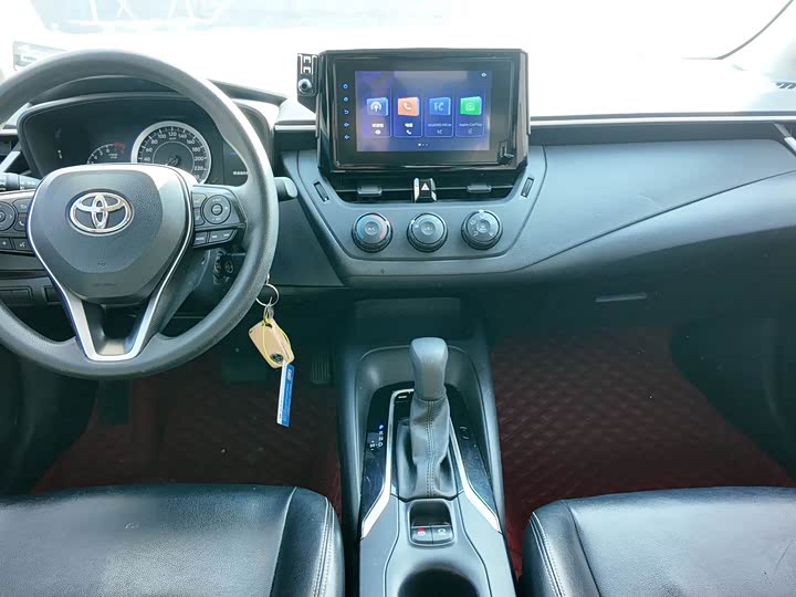 Фото 8 - Toyota Corolla