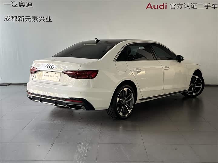 Фото 4 - Audi A4L