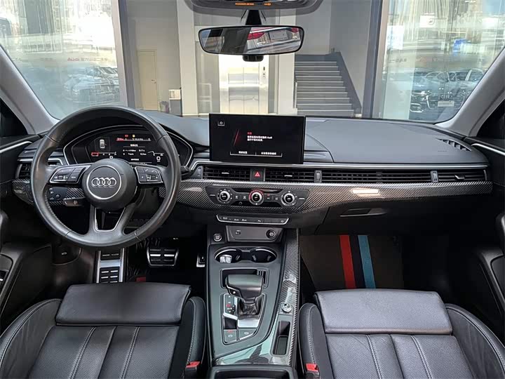Фото 6 - Audi A4L